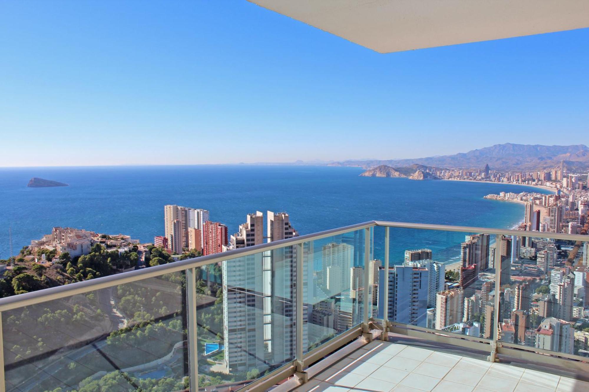 Benidorm High Rise Apartments - Sea Views - Torre Lugano Room photo